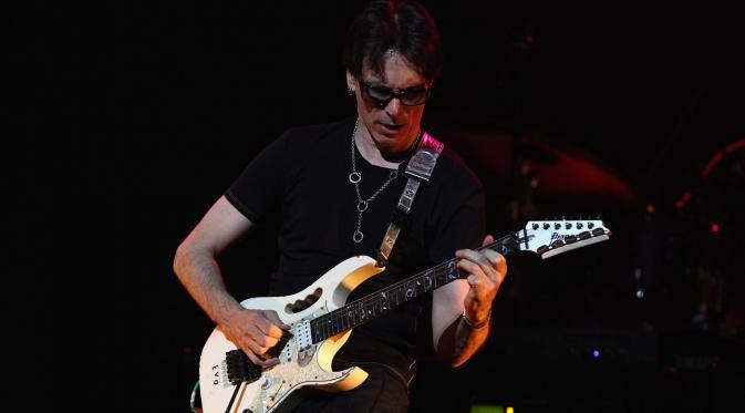 Steve Vai the guitar artist