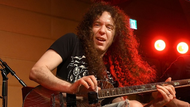 Marty Friedman Explains One Major ‘Trap’ Guitar Students Fall Into, Shares Opinion on Why ‘Shred’ Mentality Has Been on ‘Steroid Mode’ Lately