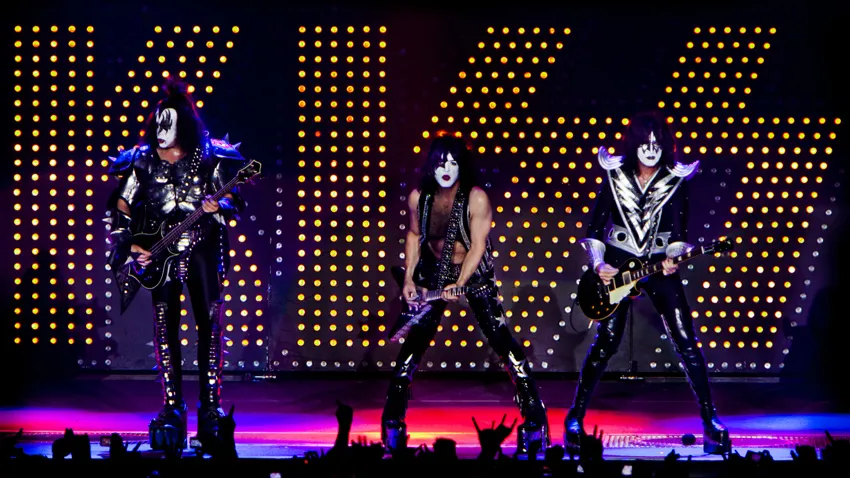 How does KISS star Tommy Thayer shoot rockets out of his guitar?