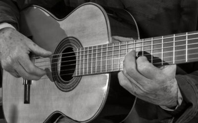 Guitarist creates a string-picking robot