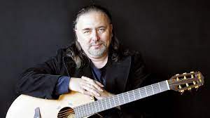 Igor Presnyakov acoustic guitarist