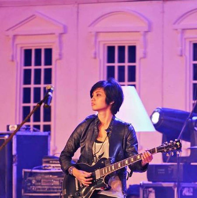 Qotrunnada Fitriana Female Guitarist of She Band