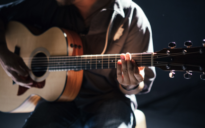 The development of the guitar instrument