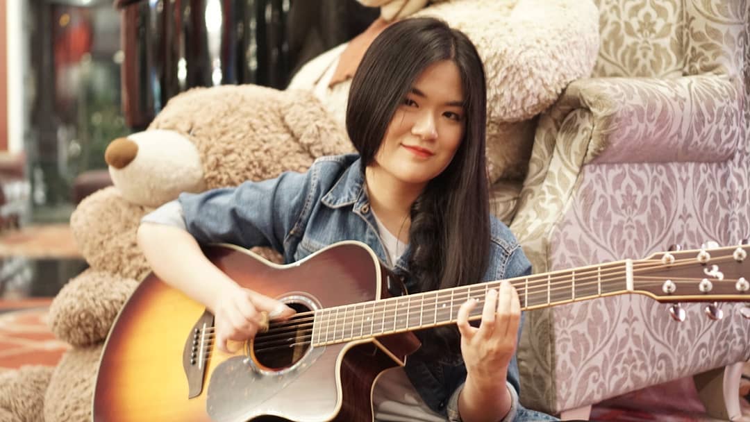 Josephine has officially become a fingerstyle guitarist with a total of 676 thousand subscribers!