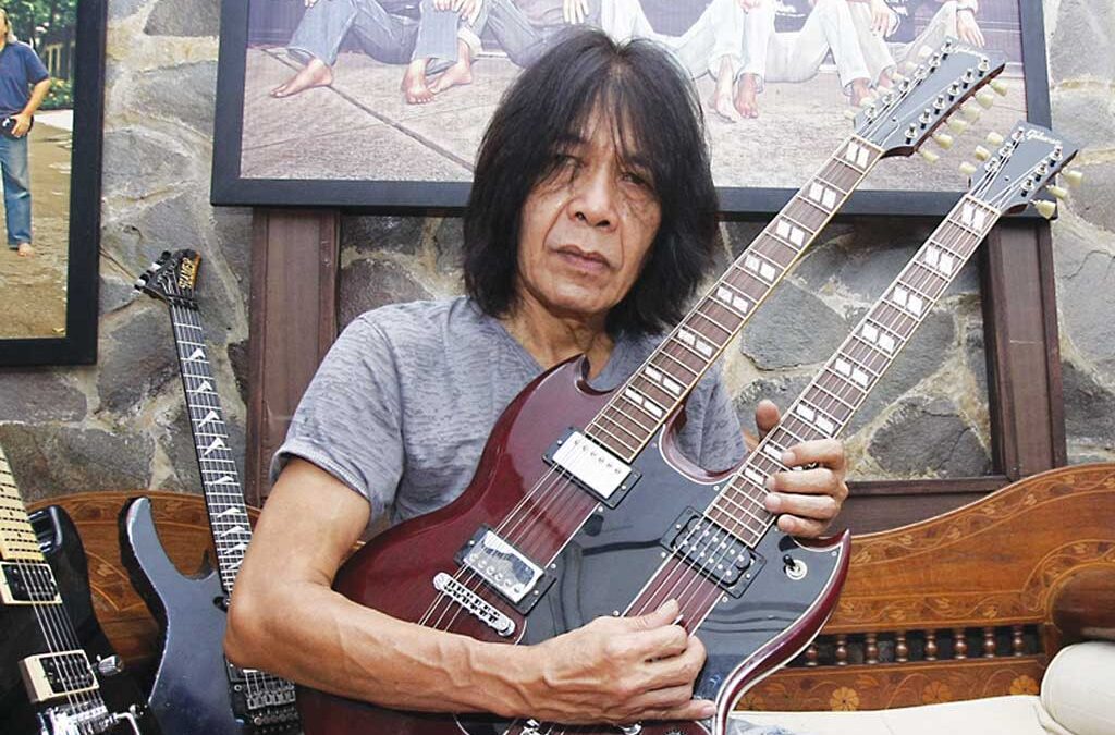 Long time no-show, Ian Antono forgets God Bless’ guitar melody