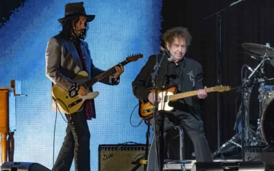 Bob Dylan goes electric again during a surprise set with The Heartbreakers at Farm Aid 2023