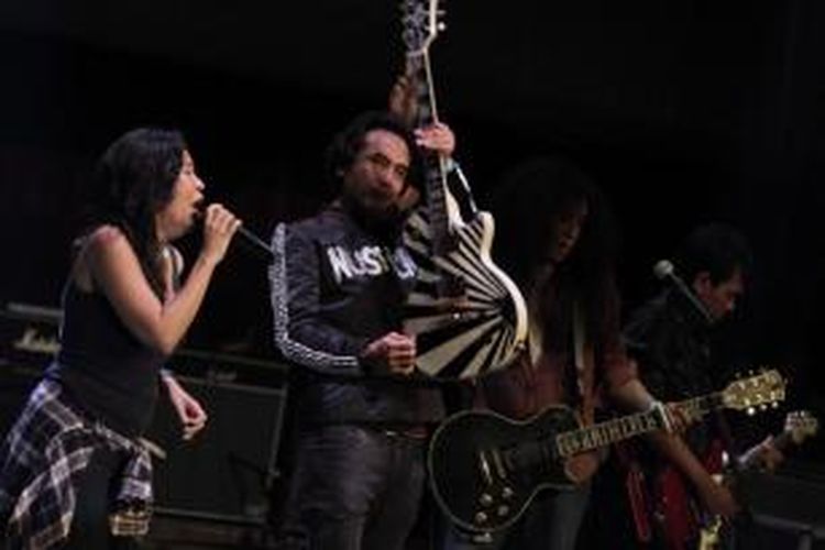 John Paul Ivan Collects Works