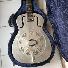 Resonator guitar