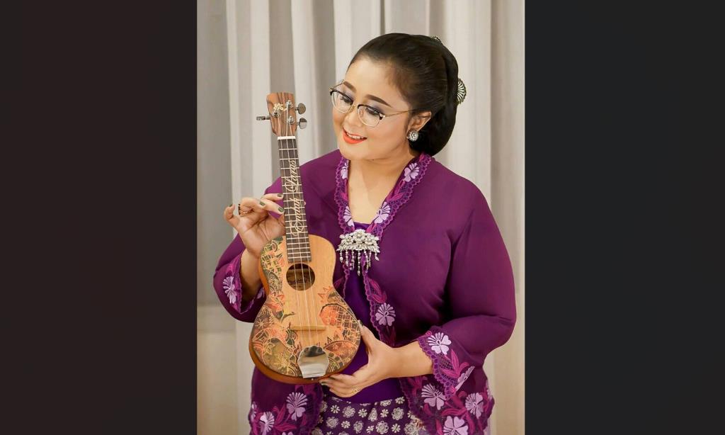 Endah Laras – Musician And Maestro Keroncong
