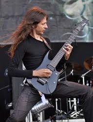 Christian Muenzner: Virtuosismo Técnico en el Death Metal